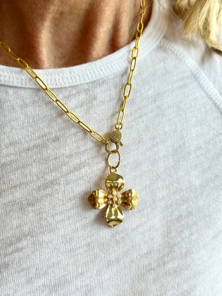 Bloom Glisten Dogwood Necklace - Gold