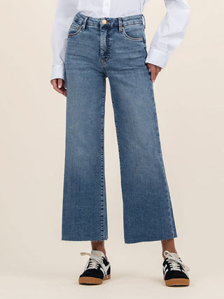 chic wide leg blue light wash denim jeans